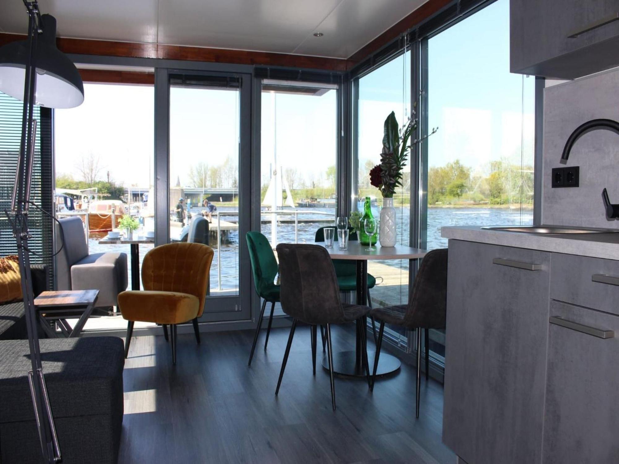 Modern Houseboat With Air Conditioning Located In Marina Uitgeest Exterior foto