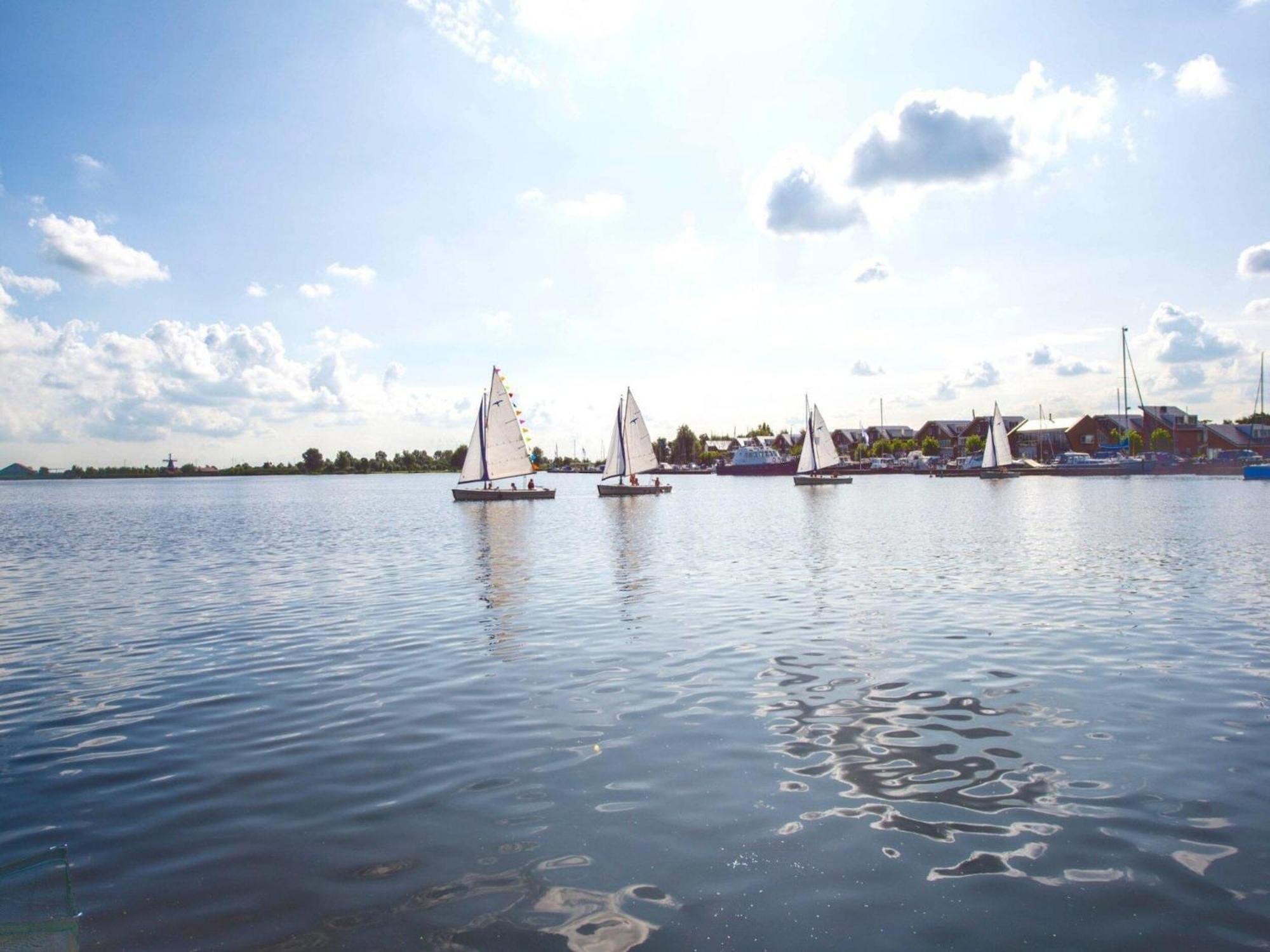 Modern Houseboat With Air Conditioning Located In Marina Uitgeest Exterior foto